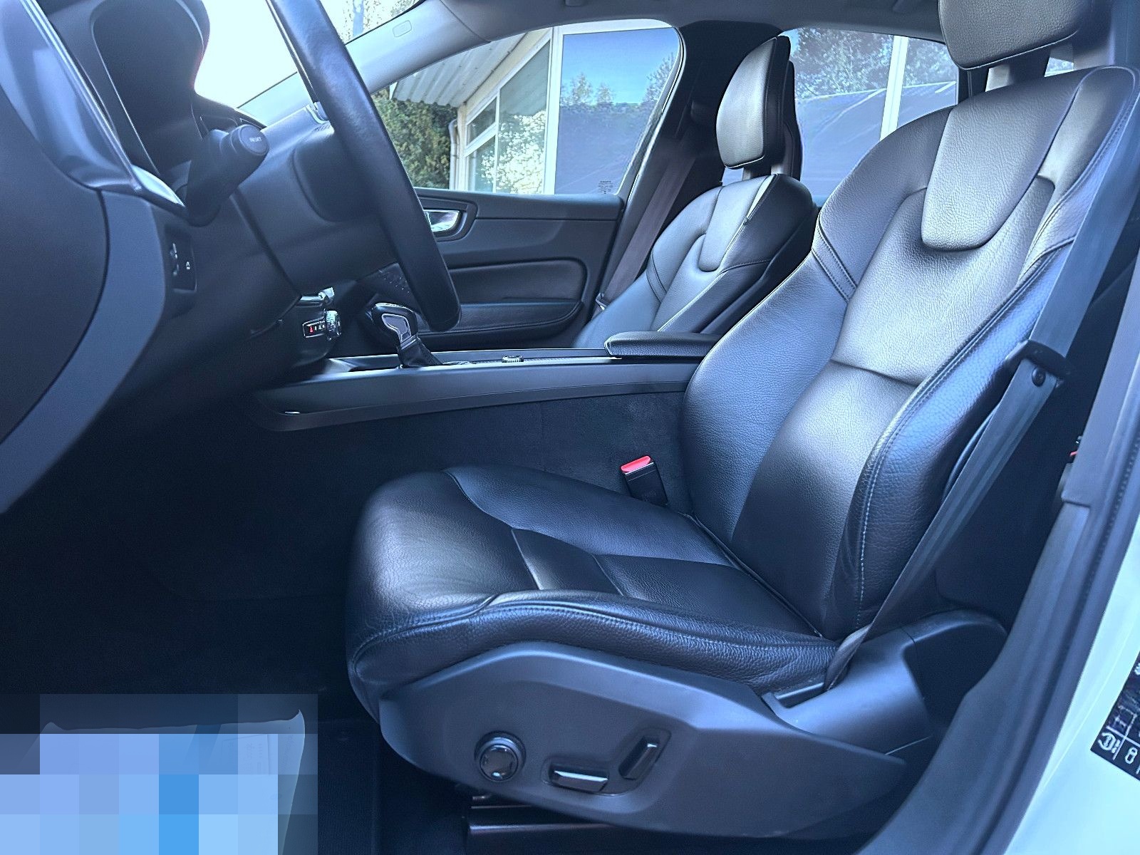 Volvo XC60 AWD 2,0 Ltr. Aut. Navi LED Leder Kamera AHK foto 18