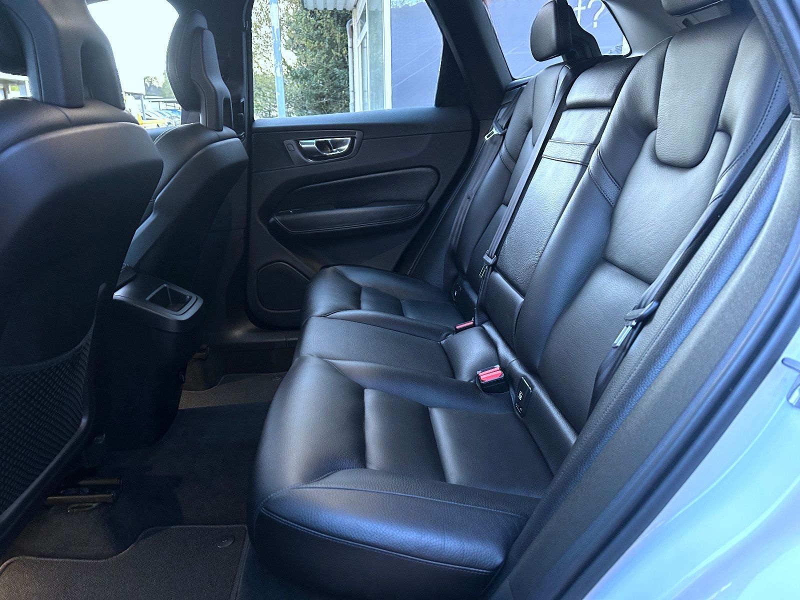 Volvo XC60 AWD 2,0 Ltr. Aut. Navi LED Leder Kamera AHK foto 22