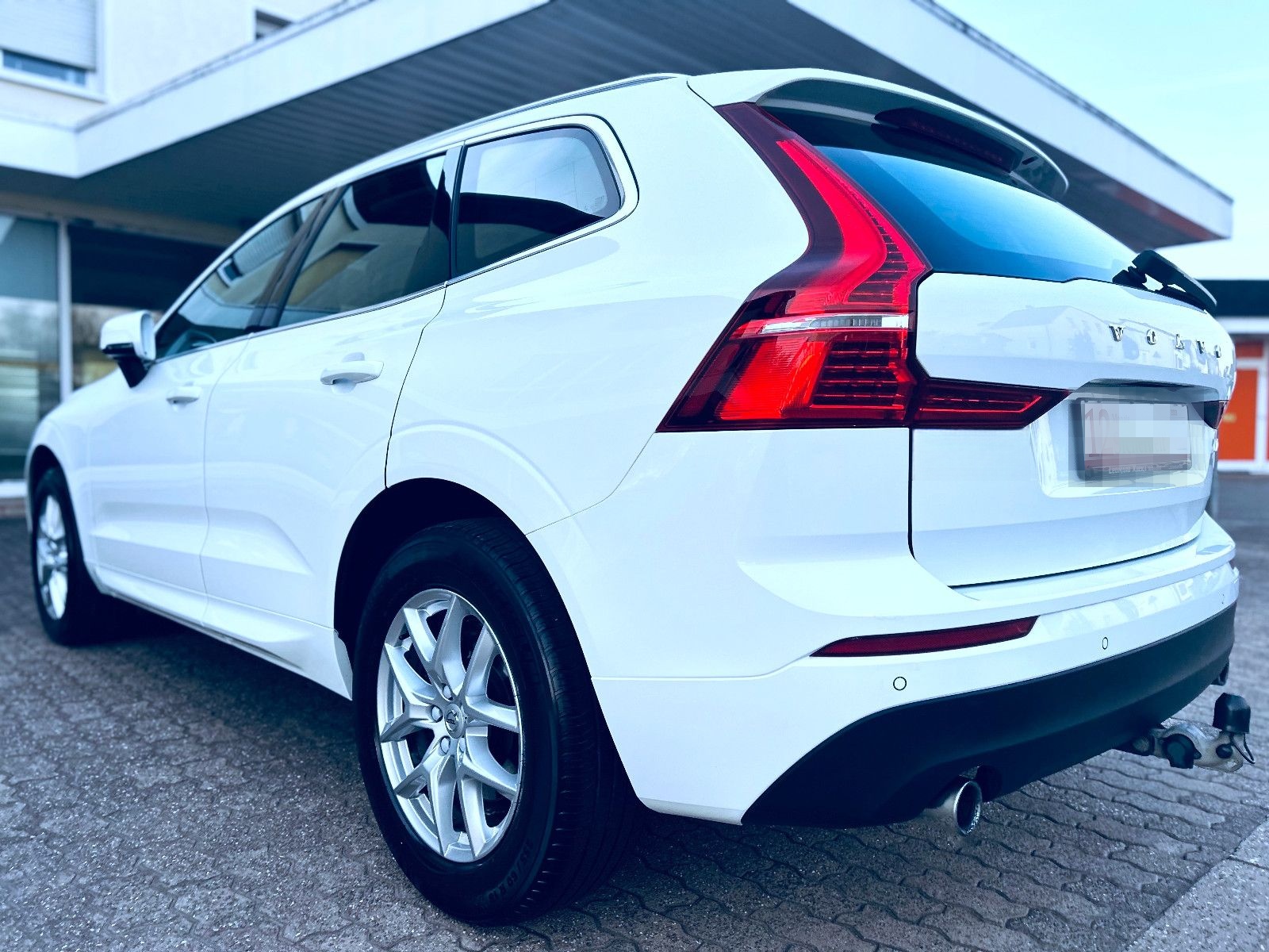 Volvo XC60 AWD 2,0 Ltr. Aut. Navi LED Leder Kamera AHK foto 6