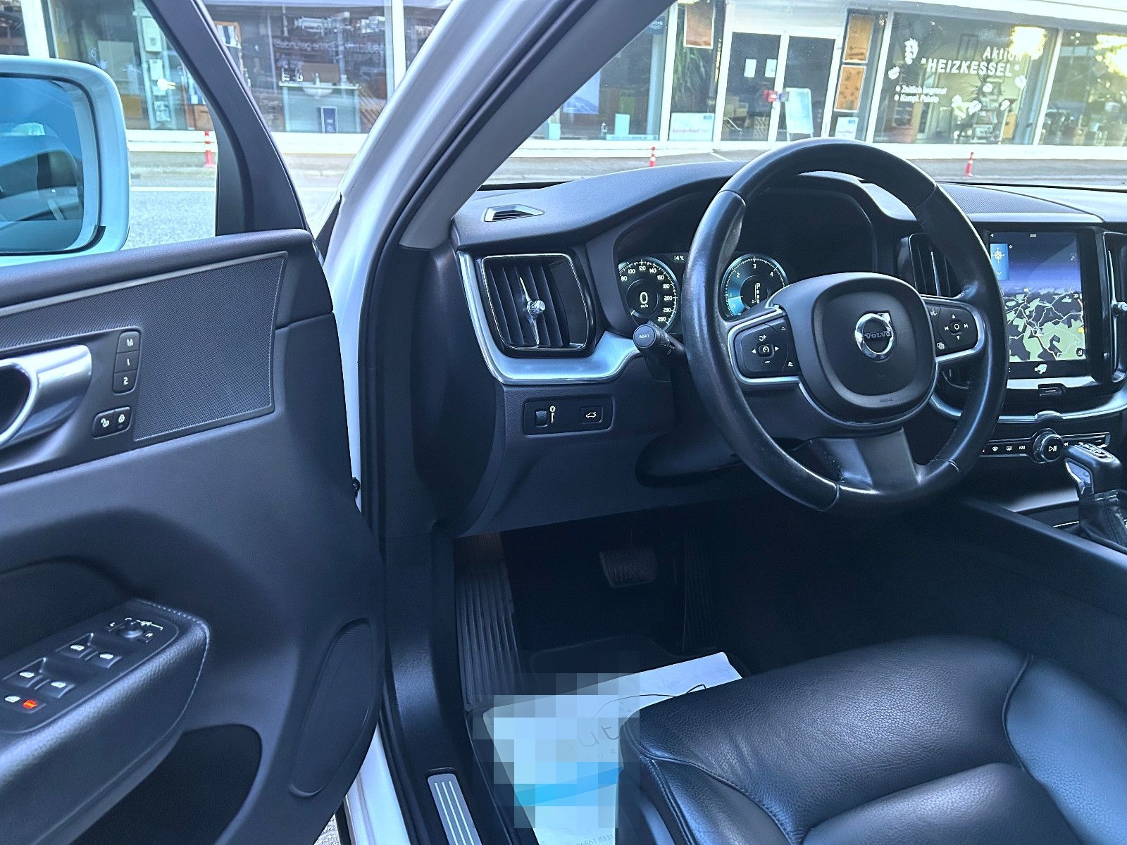 Volvo XC60 AWD 2,0 Ltr. Aut. Navi LED Leder Kamera AHK foto 9