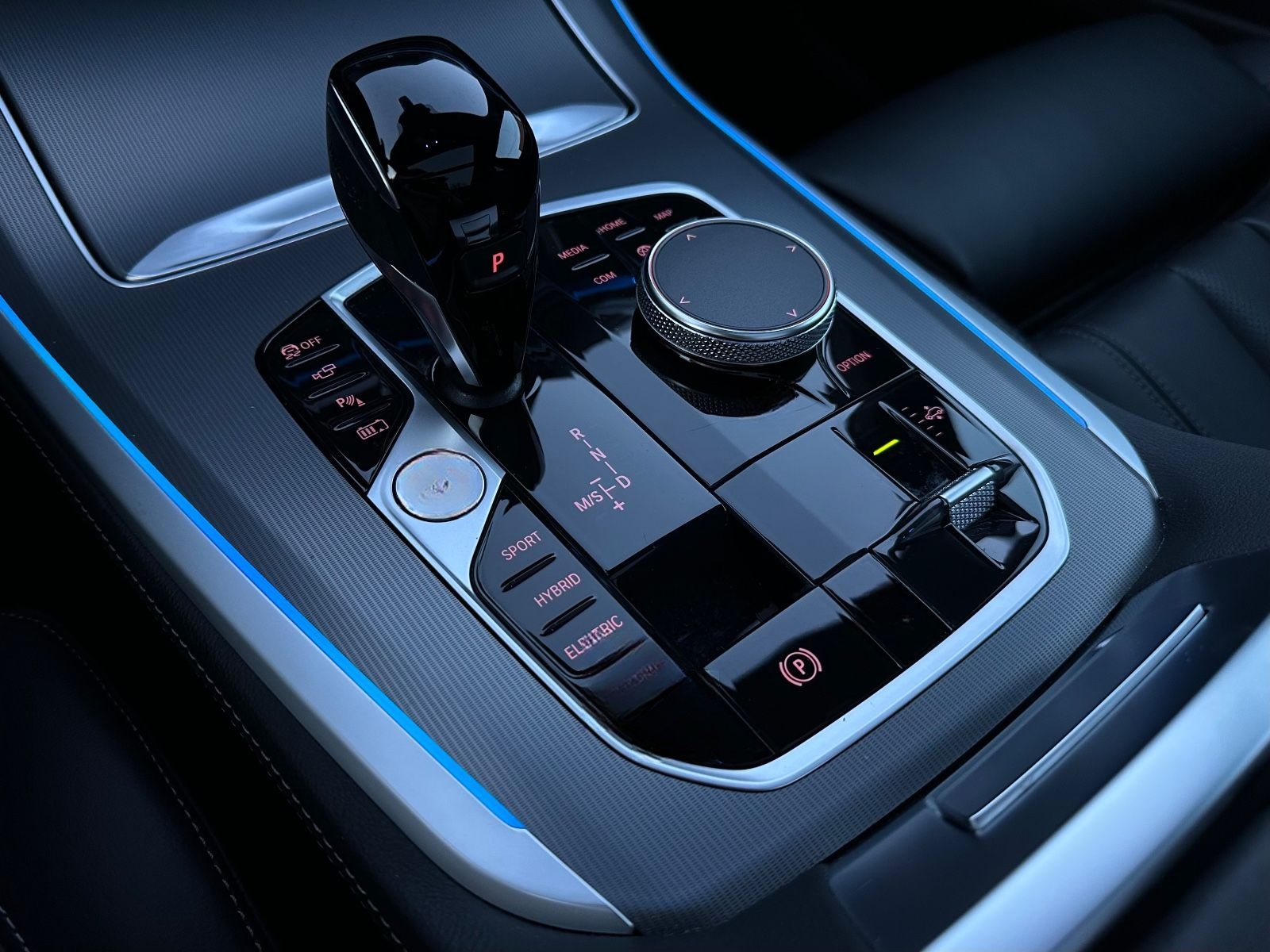BMW X5 xDrive45e M-Sportpaket Laser Panor. AHK 360° foto 14