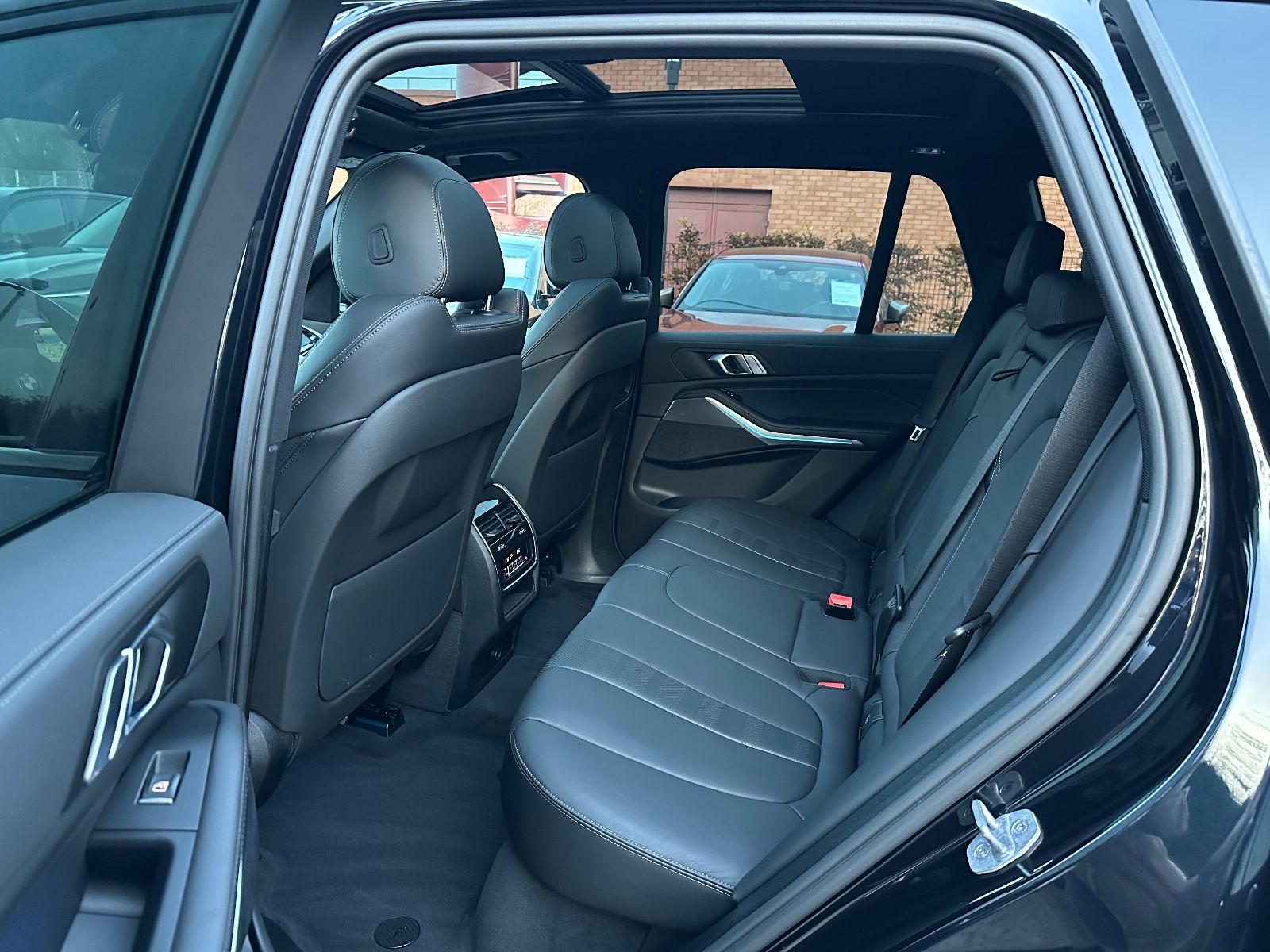 BMW X5 xDrive45e M-Sportpaket Laser Panor. AHK 360° foto 17