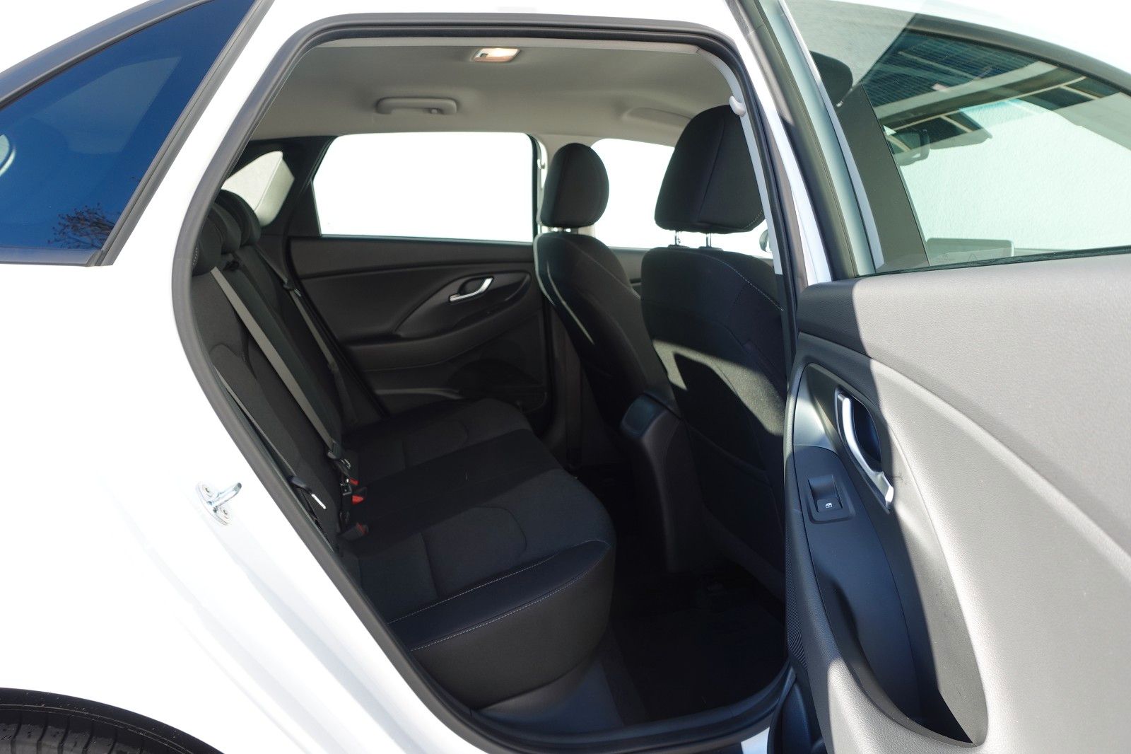 Hyundai i30 Edition 30+ 1.0T-GDI AUTOMATIK,Navi,Kamera foto 14