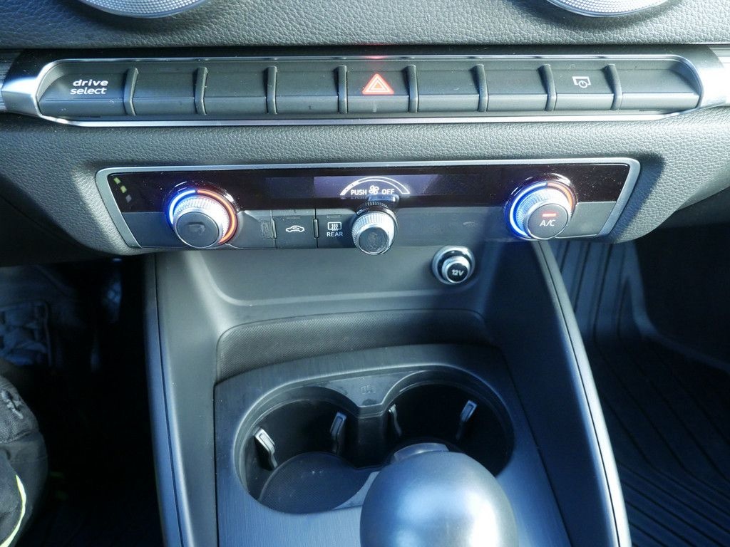 Audi A3 Sportback 2.0 FSI quattro sport XENON AHK foto 11