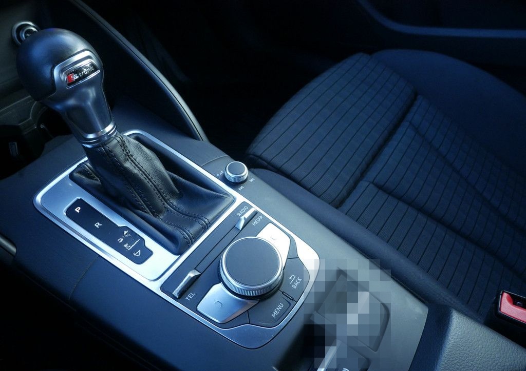 Audi A3 Sportback 2.0 FSI quattro sport XENON AHK foto 12