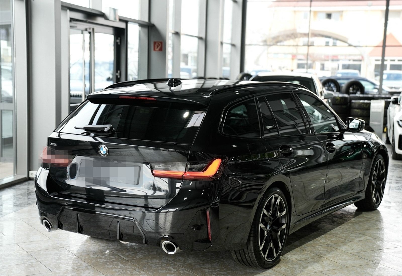BMW 320d xDrive Touring M Sport Panorama 19LM foto 10