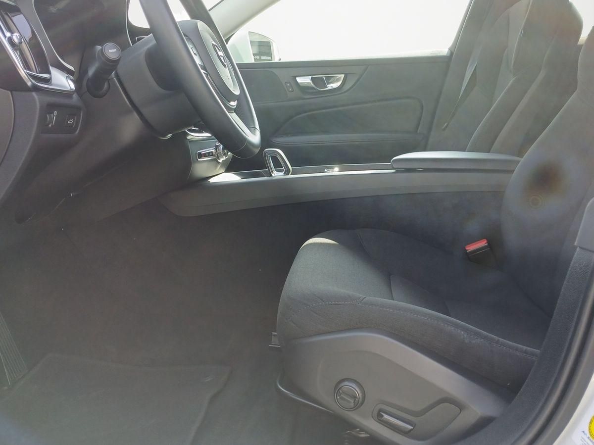 Volvo V60 Kombi Momentum Pro Mild-Hybrid Geartronic foto 11