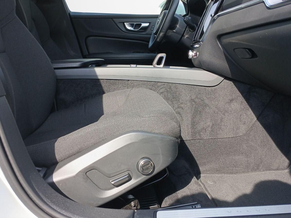 Volvo V60 Kombi Momentum Pro Mild-Hybrid Geartronic foto 7