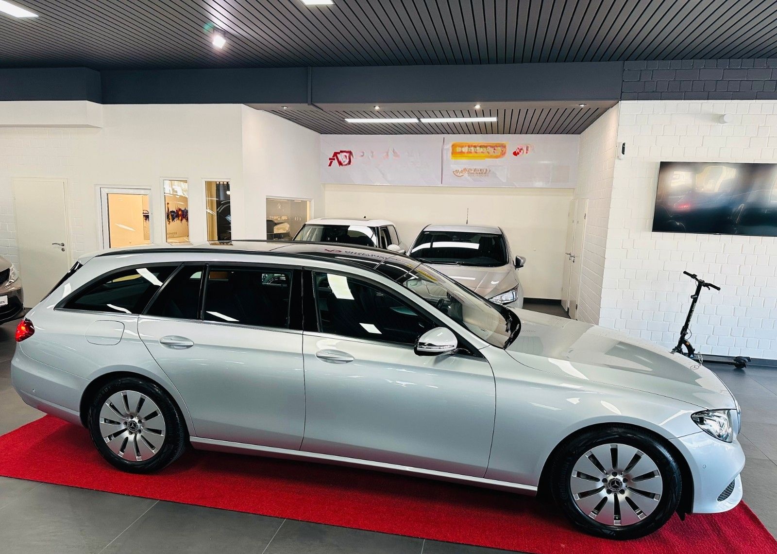 Mercedes-Benz E 300d T-Modell Business*Pano*ACC*2Hd*MB S-Heft foto 7