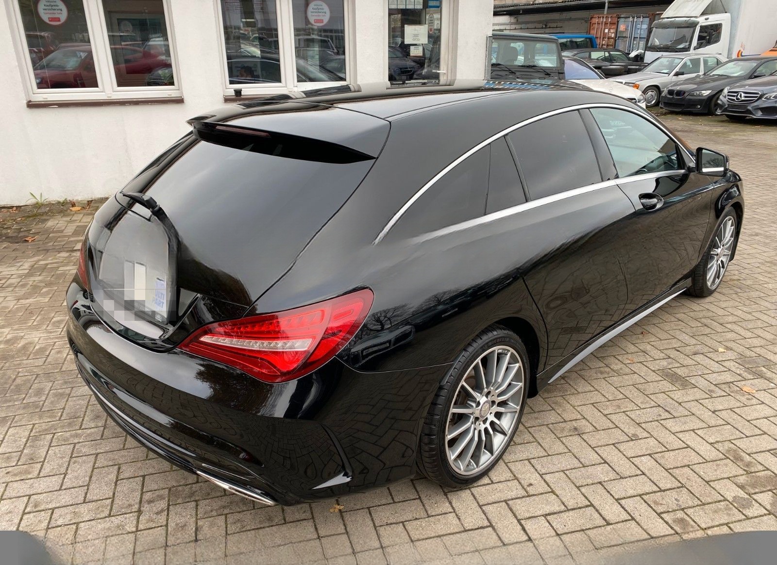 Mercedes-Benz CLA 220 d 7G-DCT SHOOTING BRAKE AMG-LINE foto 2