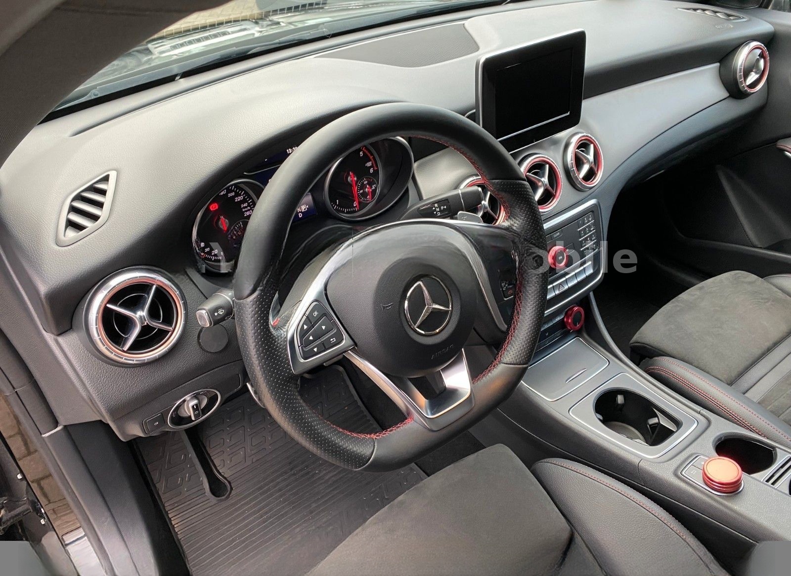 Mercedes-Benz CLA 220 d 7G-DCT SHOOTING BRAKE AMG-LINE foto 11