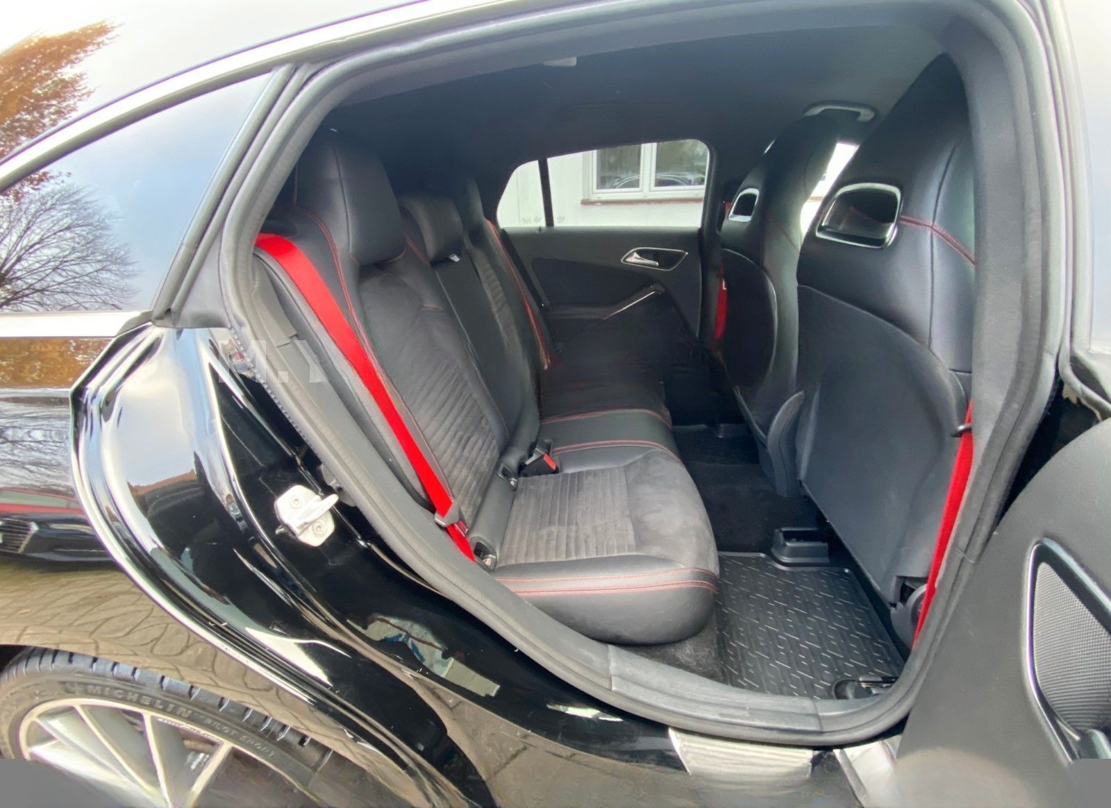 Mercedes-Benz CLA 220 d 7G-DCT SHOOTING BRAKE AMG-LINE foto 18