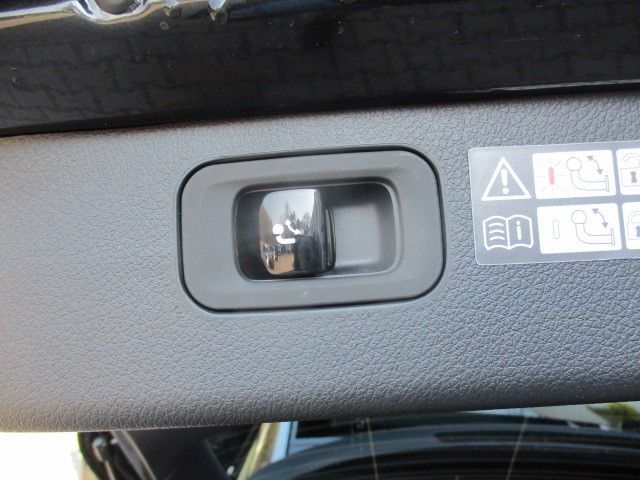 Mercedes-Benz C180T AMG-Line Pano AHK Memory 360"Sound Distr foto 16