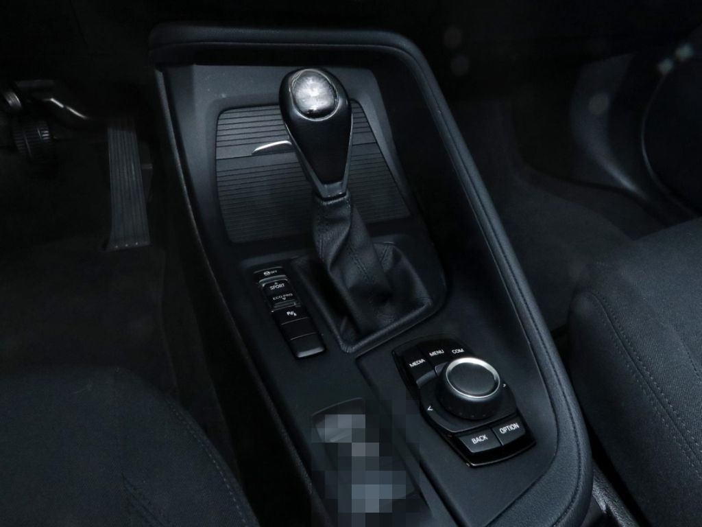 BMW X1 sDrive 18i PDC El.Heckklappe SHZ Advantage foto 11