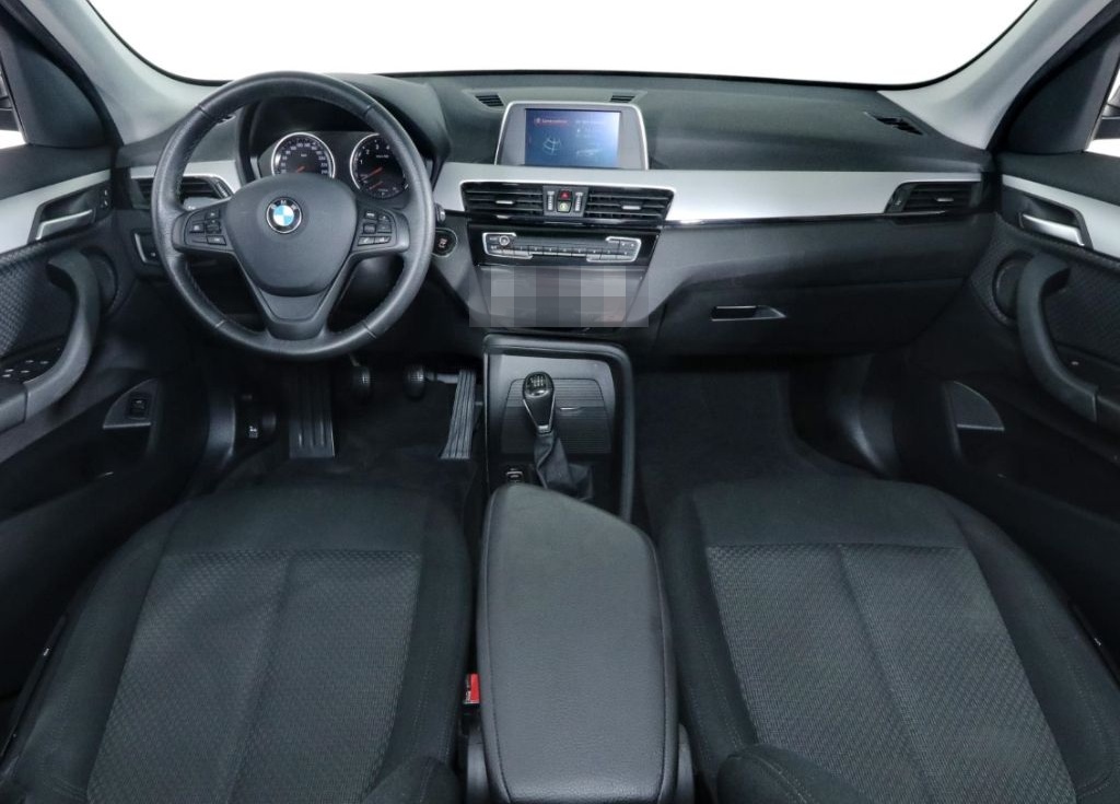 BMW X1 sDrive 18i PDC El.Heckklappe SHZ Advantage foto 9