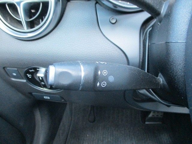Mercedes-Benz SLC 180 9G-Tr. LED Navi Airscarf Pano Totw. PDC foto 18
