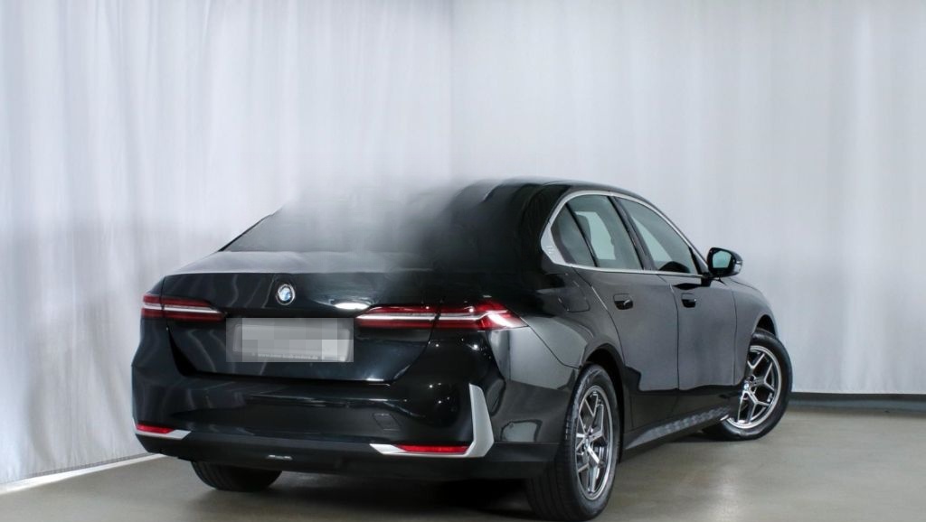 BMW 520 d xDrive Lim. AHK Memory 4xSHZ ACC StandHZG foto 2