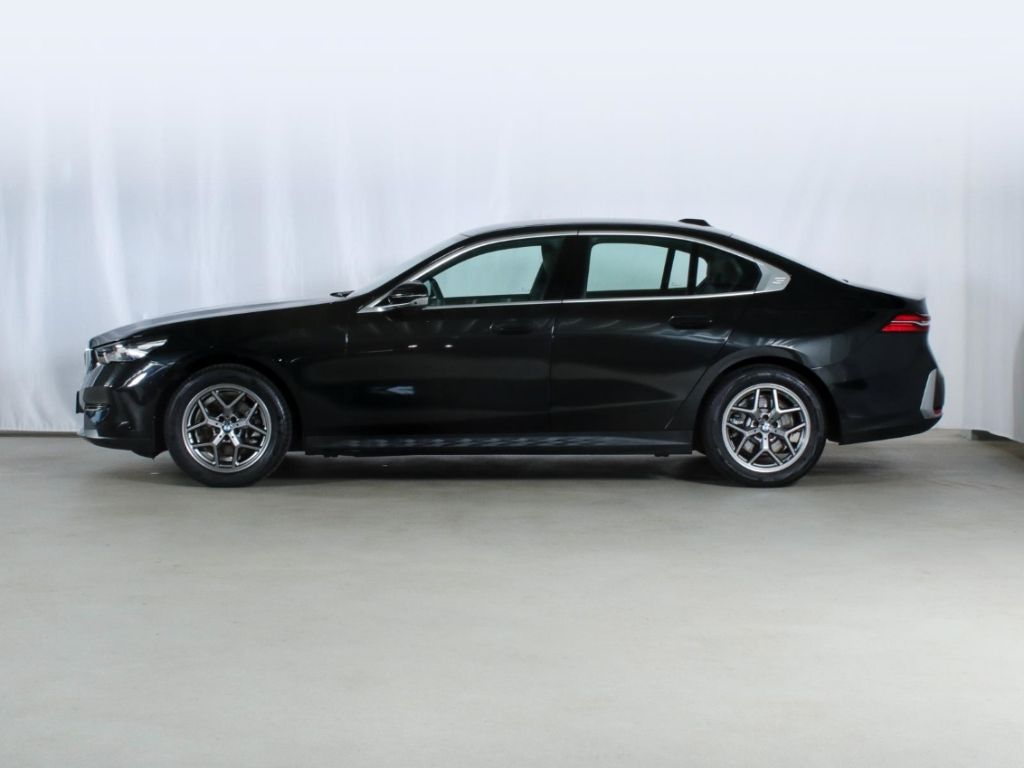 BMW 520 d xDrive Lim. AHK Memory 4xSHZ ACC StandHZG foto 3