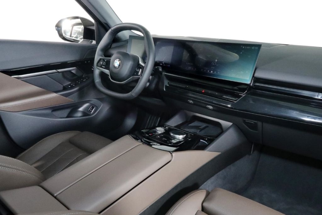 BMW 520 d xDrive Lim. AHK Memory 4xSHZ ACC StandHZG foto 8