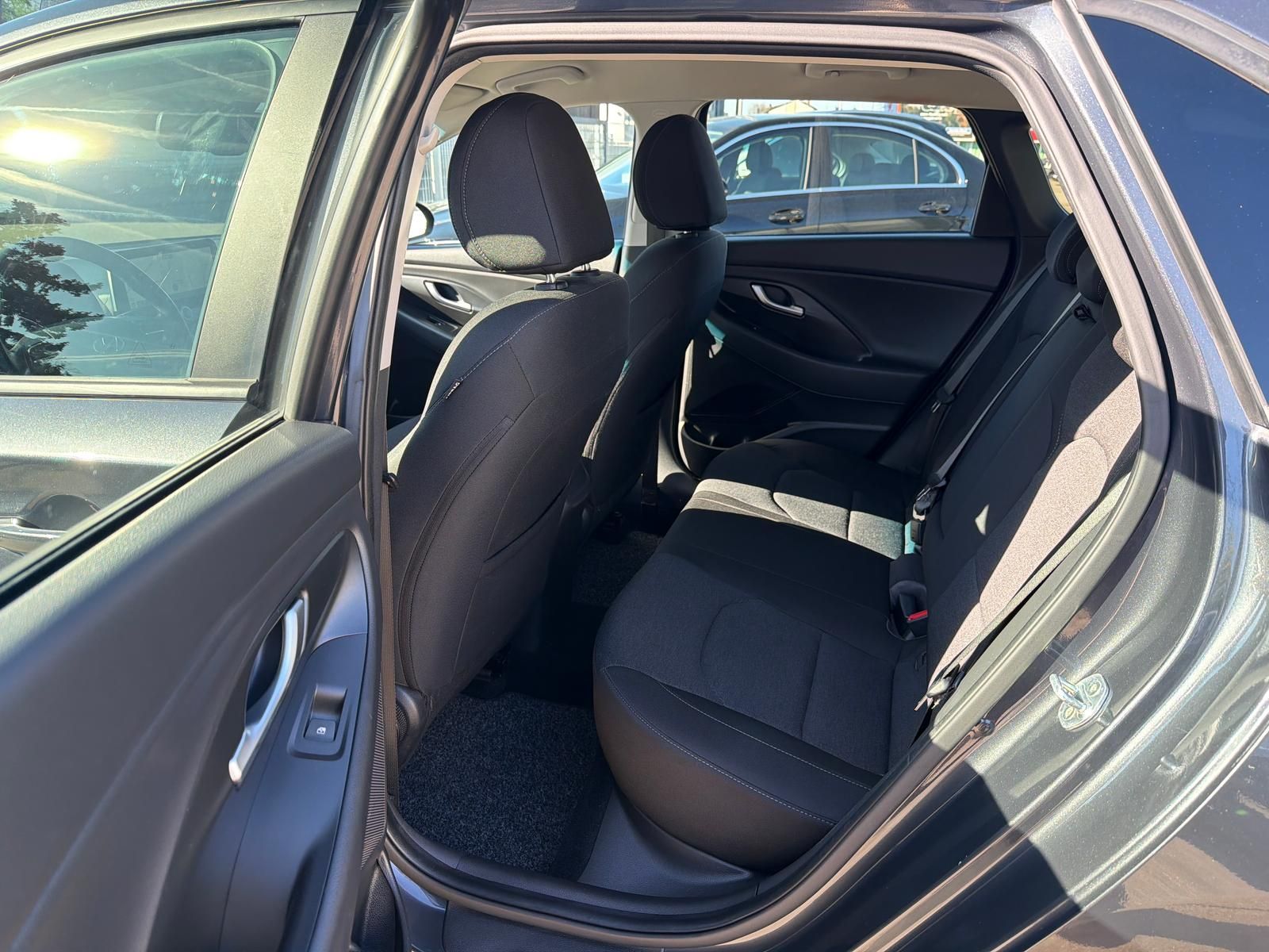 Hyundai i30 SITZHEITZUNG/PDC/CARPLAY/NAVI/CAM/LHZ foto 15