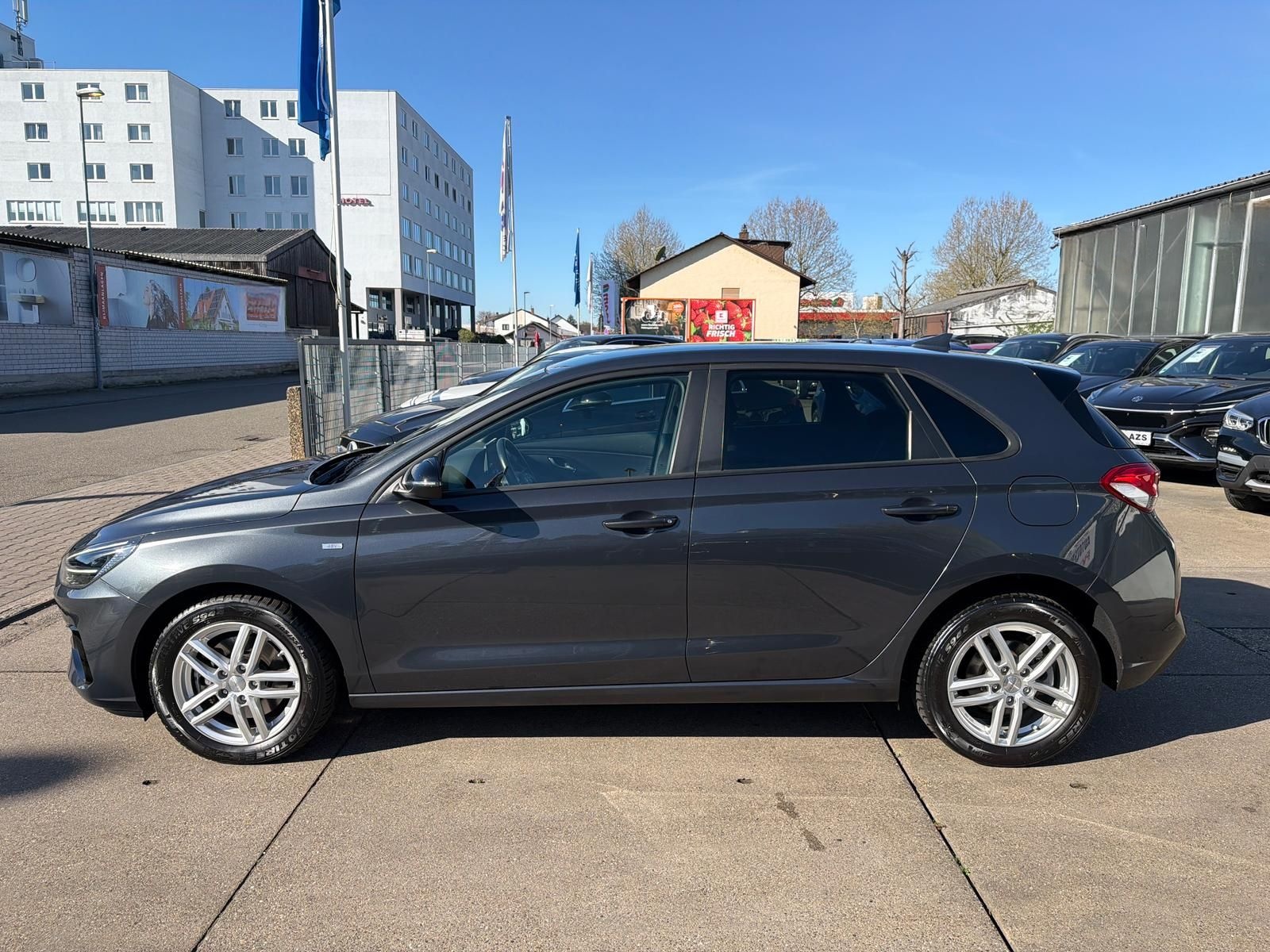 Hyundai i30 SITZHEITZUNG/PDC/CARPLAY/NAVI/CAM/LHZ foto 4