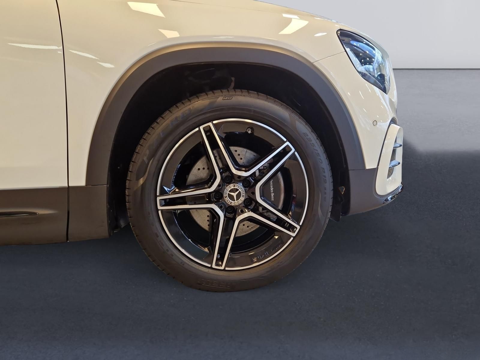 Mercedes-Benz GLB 200 AMG AHK Pano Night LED Kamera Ambiente foto 5