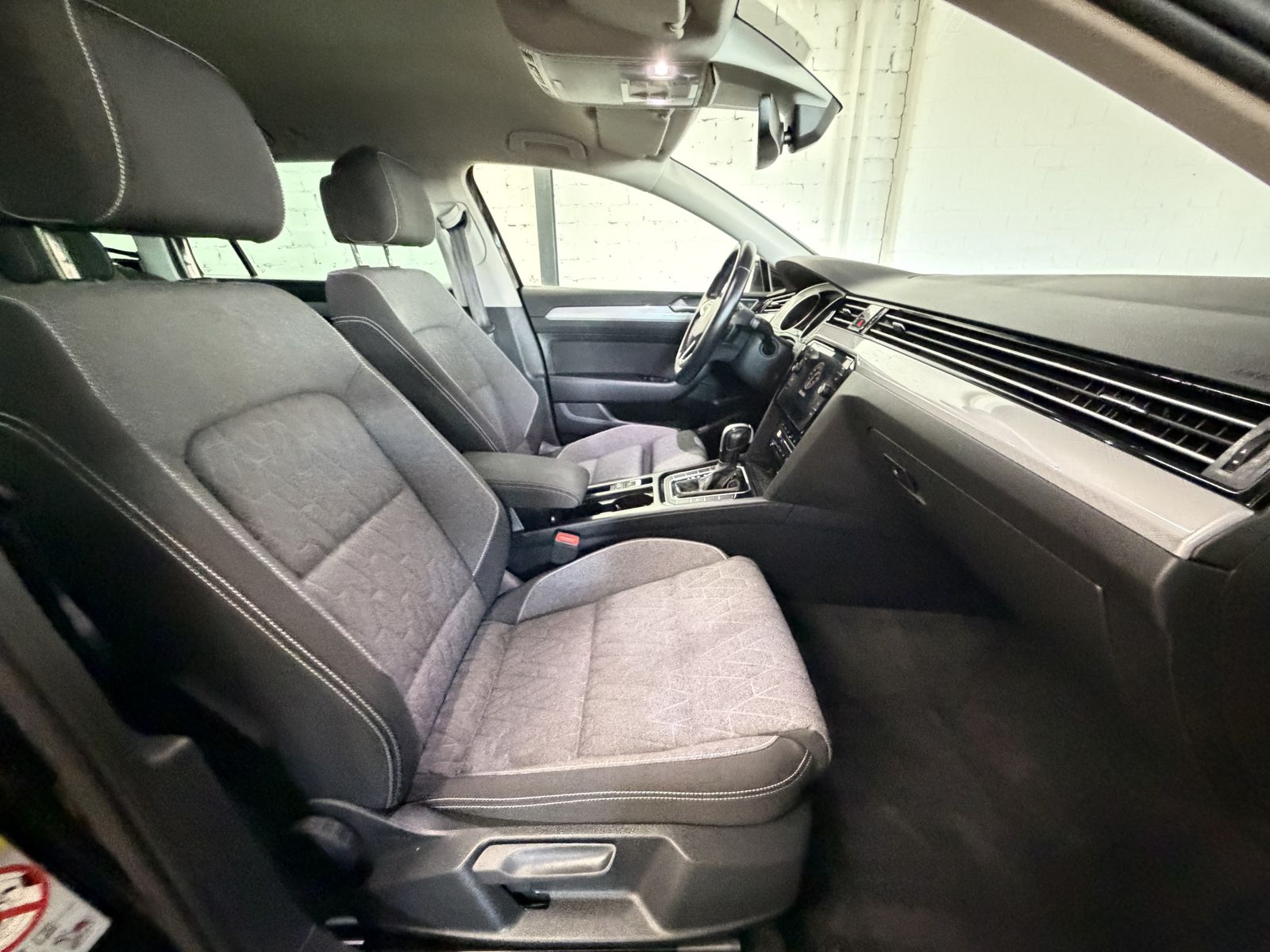 Volkswagen Passat Variant 2.0 TDI DSG 1.Hand ACC Navi RFK foto 14