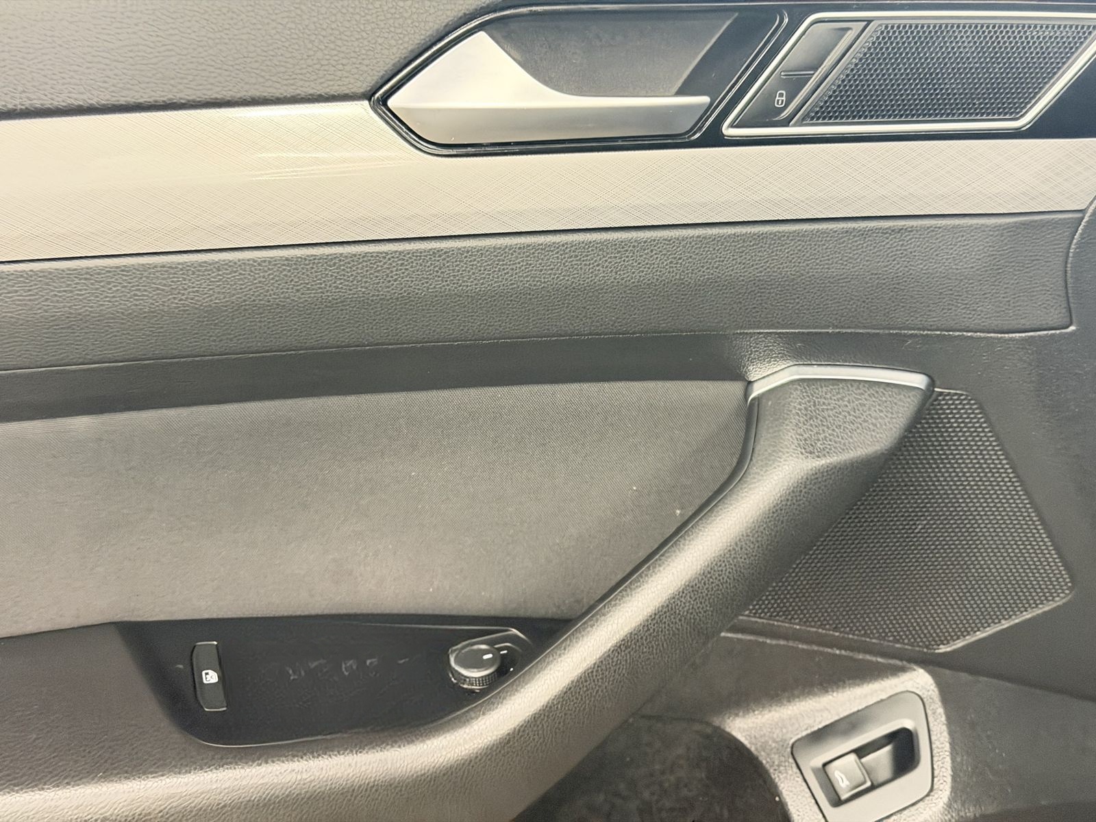 Volkswagen Passat Variant 2.0 TDI DSG 1.Hand ACC Navi RFK foto 17