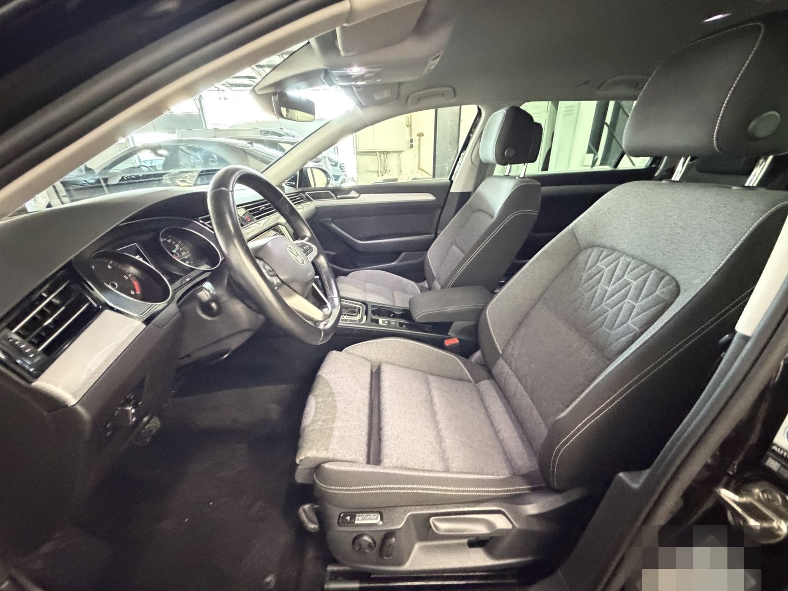 Volkswagen Passat Variant 2.0 TDI DSG 1.Hand ACC Navi RFK foto 10