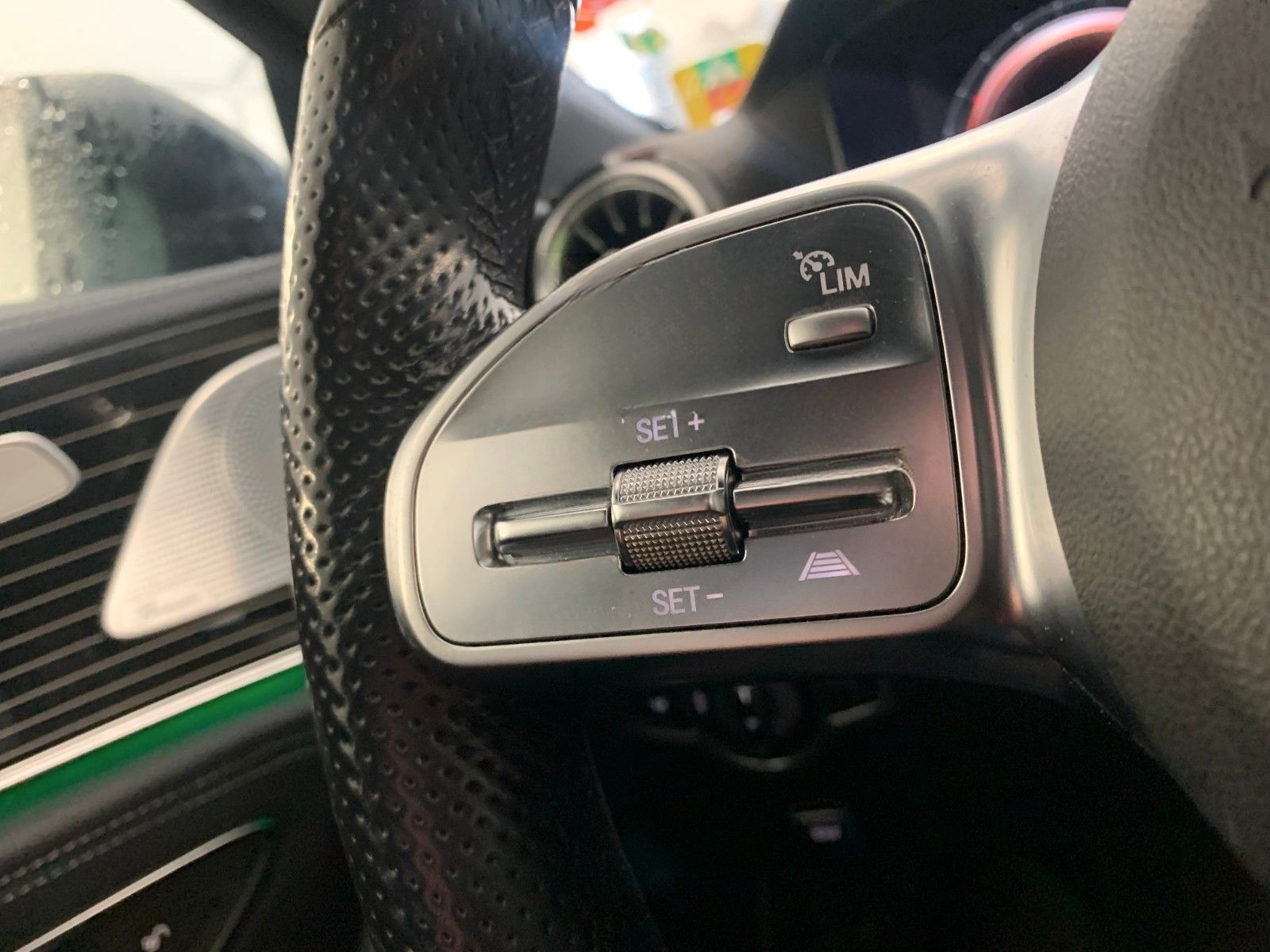 Mercedes-Benz CLS 400 d 4M AMG DISTR|MULTIBEAM|KAMERA|HUD foto 11