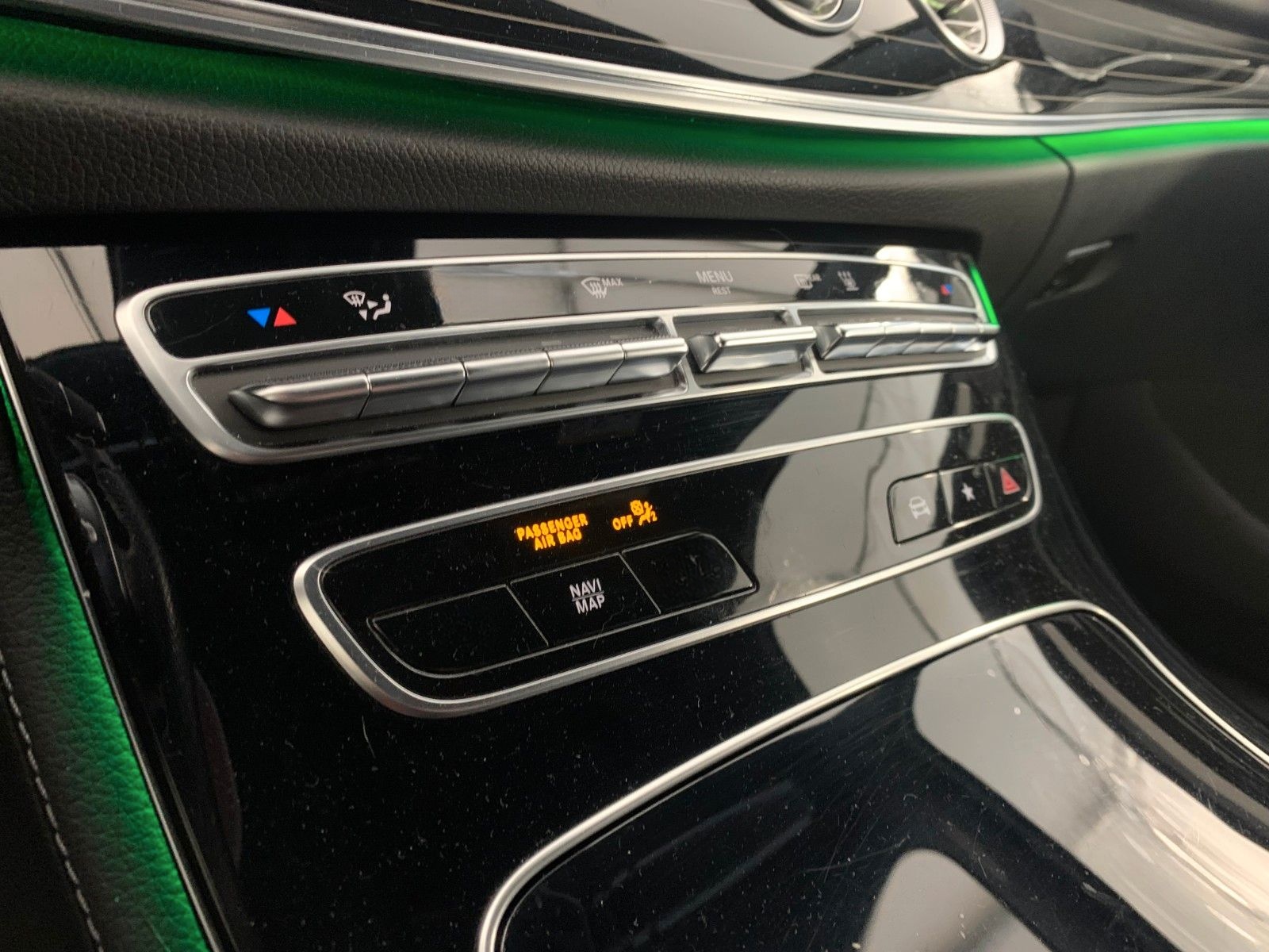 Mercedes-Benz CLS 400 d 4M AMG DISTR|MULTIBEAM|KAMERA|HUD foto 13