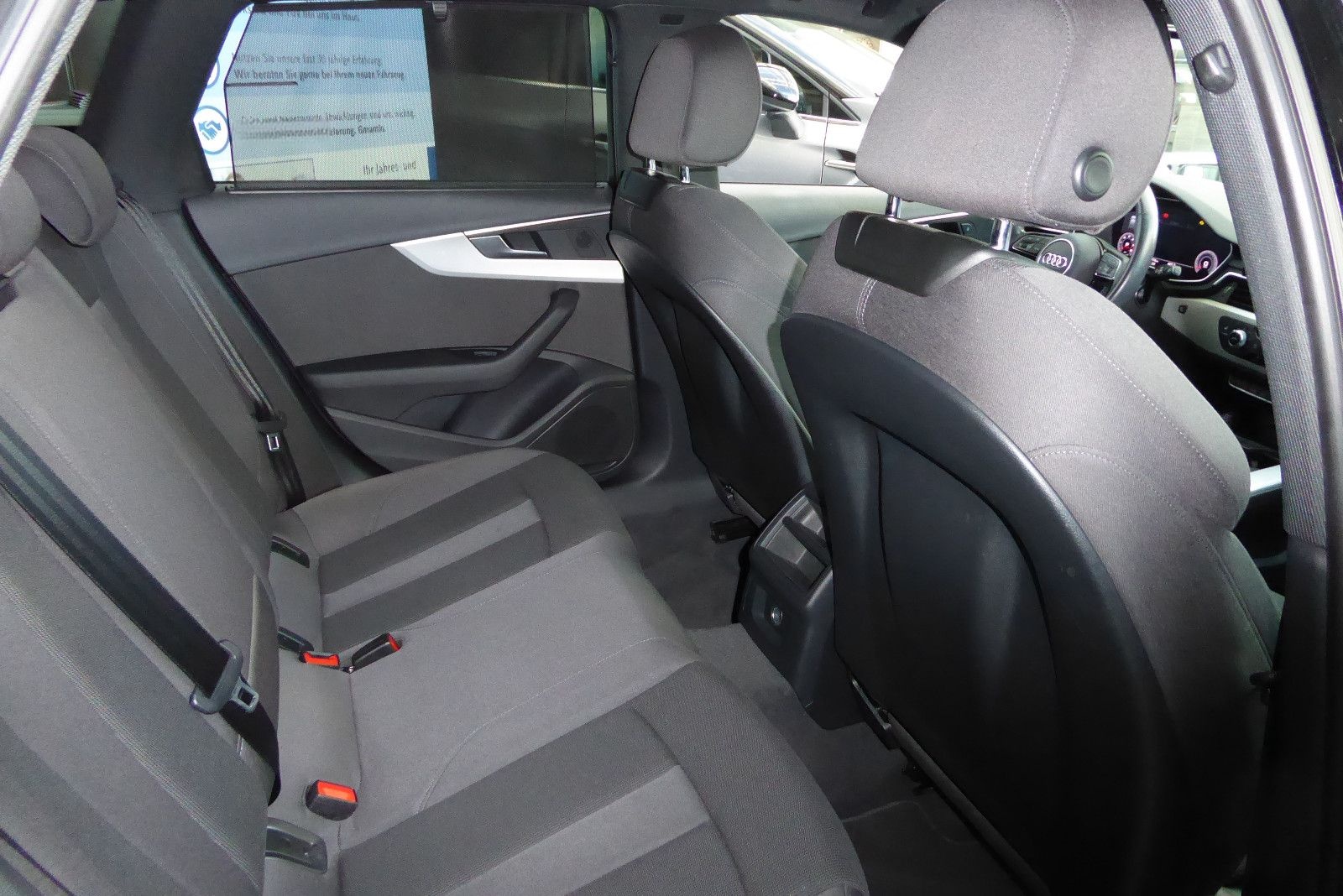 Audi A4 Avant 40 TDI 1.Hand Automatik Navi foto 14