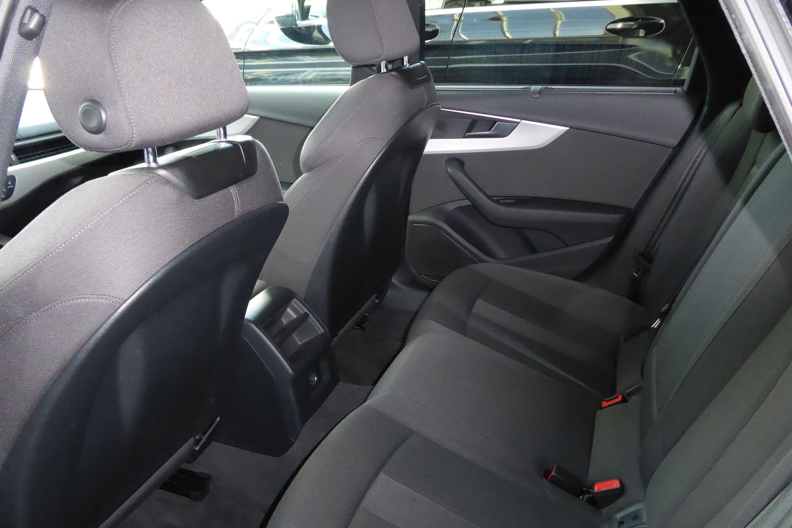 Audi A4 Avant 40 TDI 1.Hand Automatik Navi foto 15