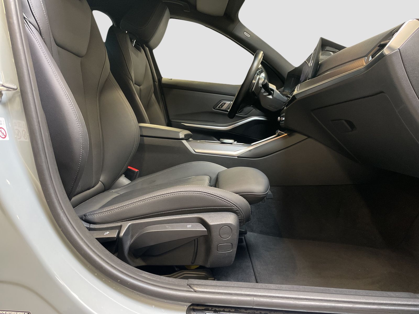 BMW 330d Touring M Sport LiveCockpitProf Kamera LED foto 8