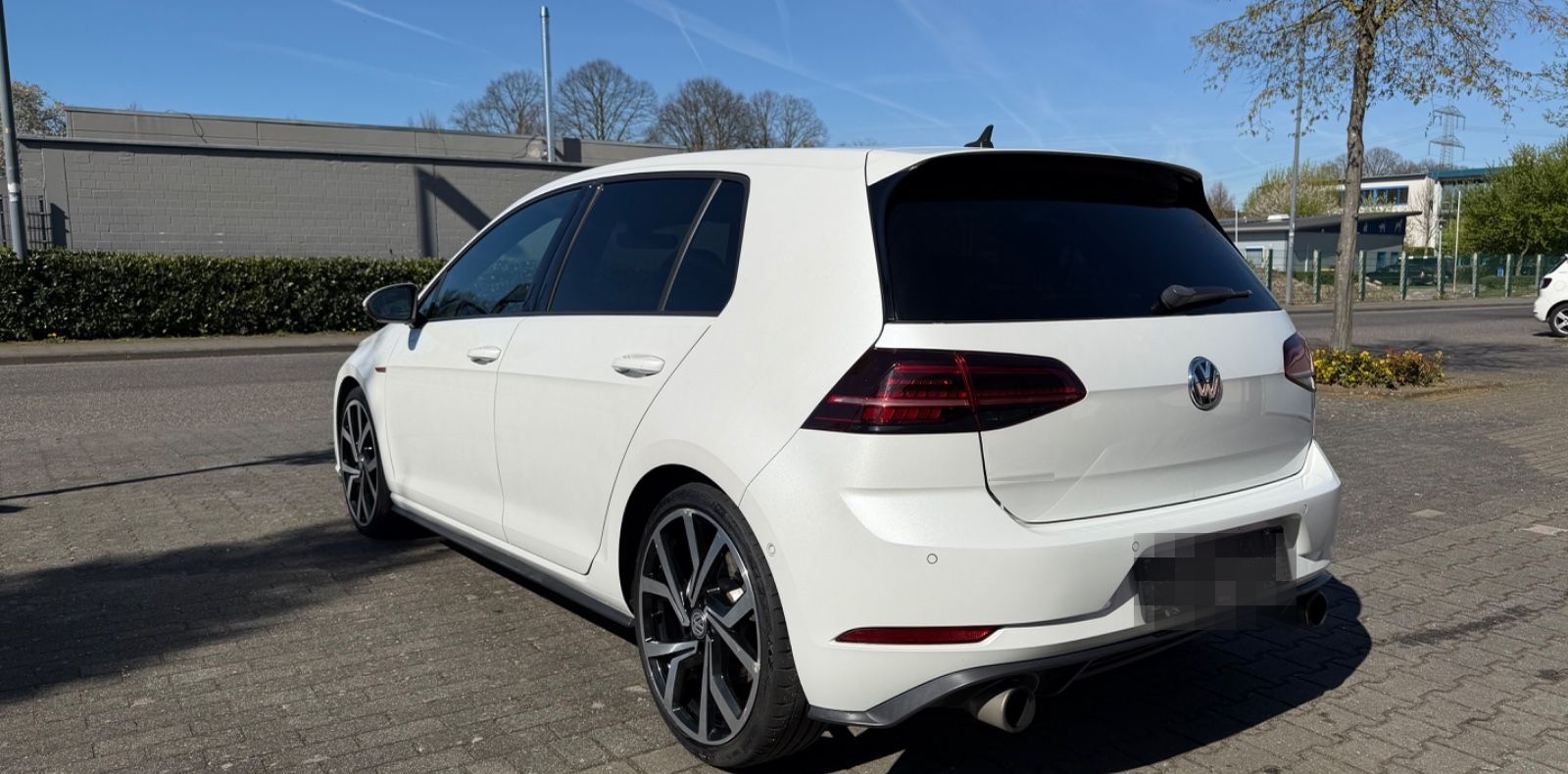 Volkswagen Golf 7 VII GTI PANO/KEYLESS/19ZOLL/AMBIENTE foto 4