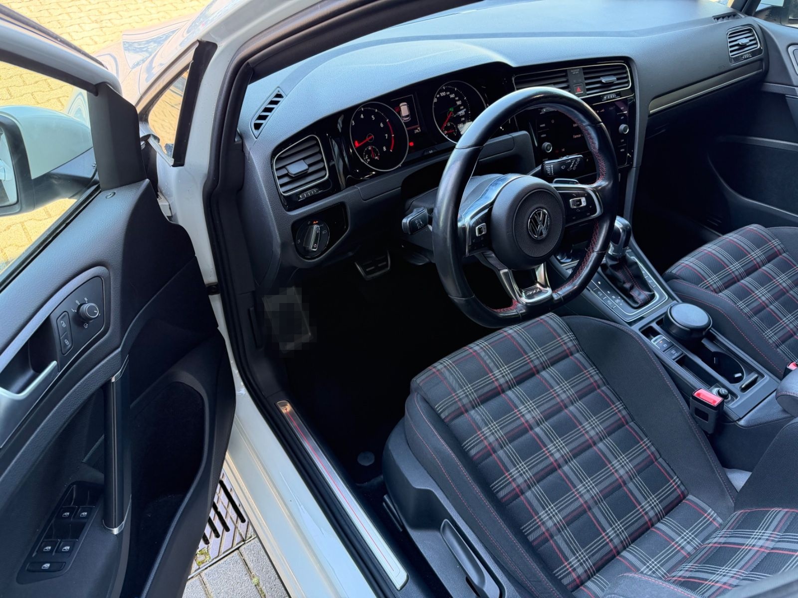 Volkswagen Golf 7 VII GTI PANO/KEYLESS/19ZOLL/AMBIENTE foto 5