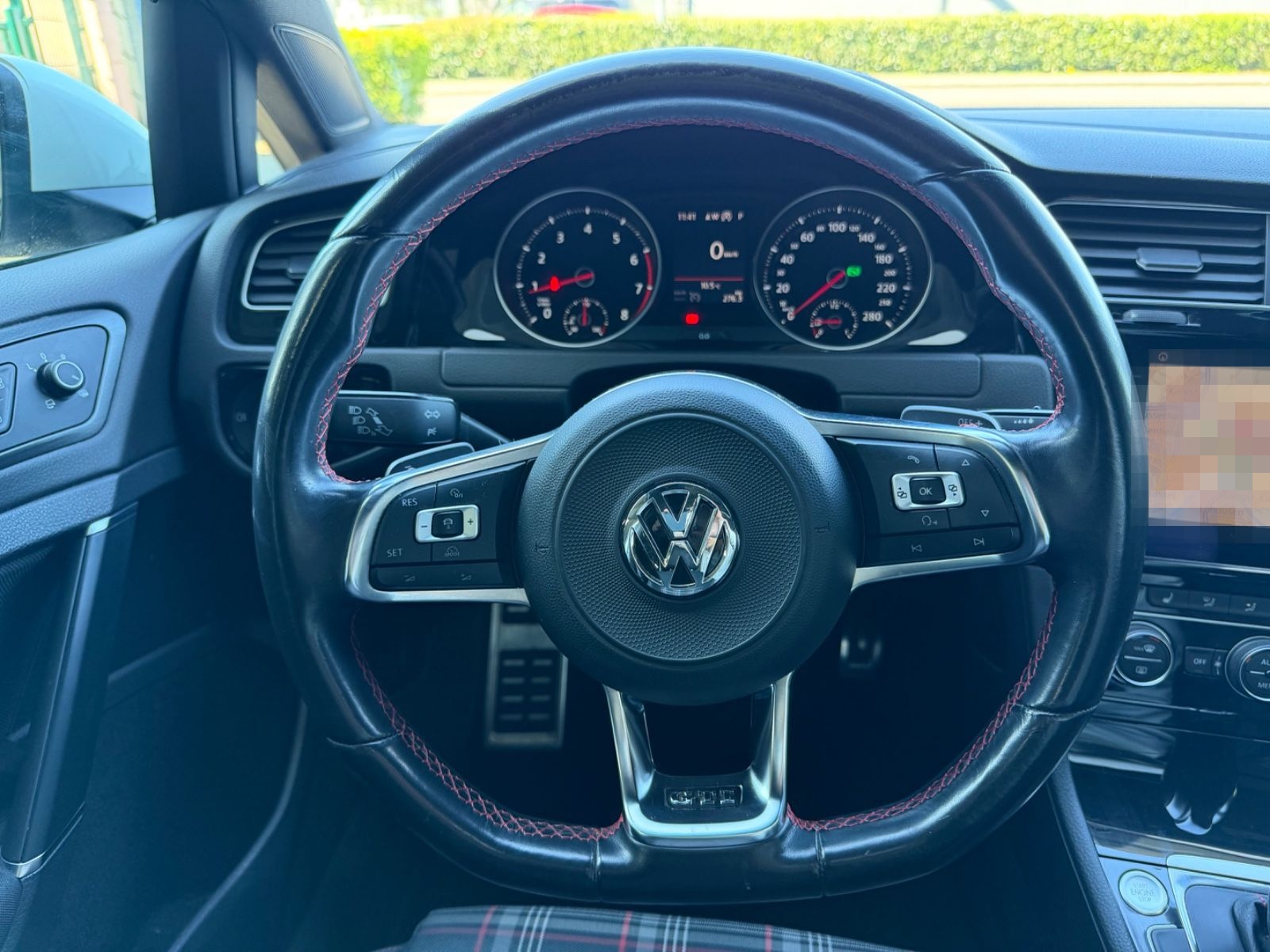 Volkswagen Golf 7 VII GTI PANO/KEYLESS/19ZOLL/AMBIENTE foto 7