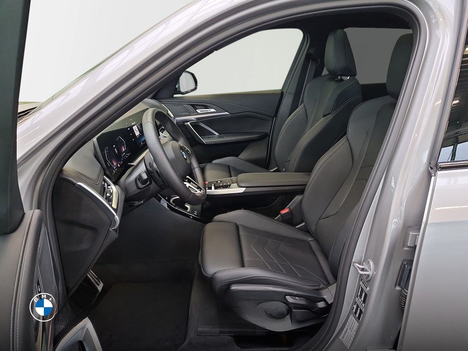 BMW X1 sDrive18i M-Sport Pro DAB LED Pano RFK Shz. u foto 10