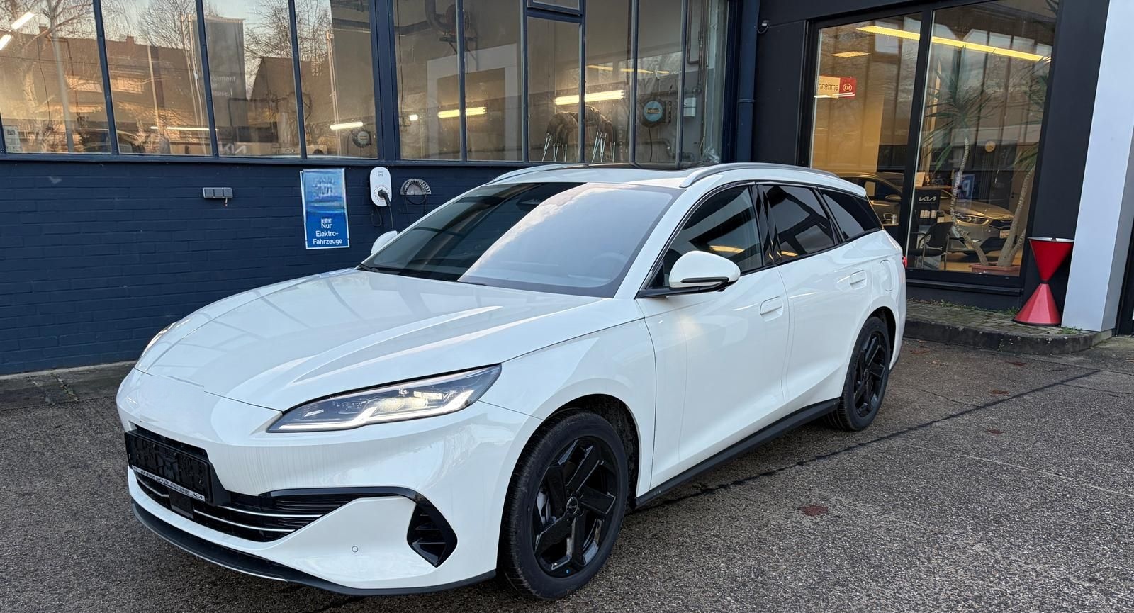 BYD SEAL 6 TOURING 1.5 DM-I COMFORT 19KWH 360° PANO foto 3