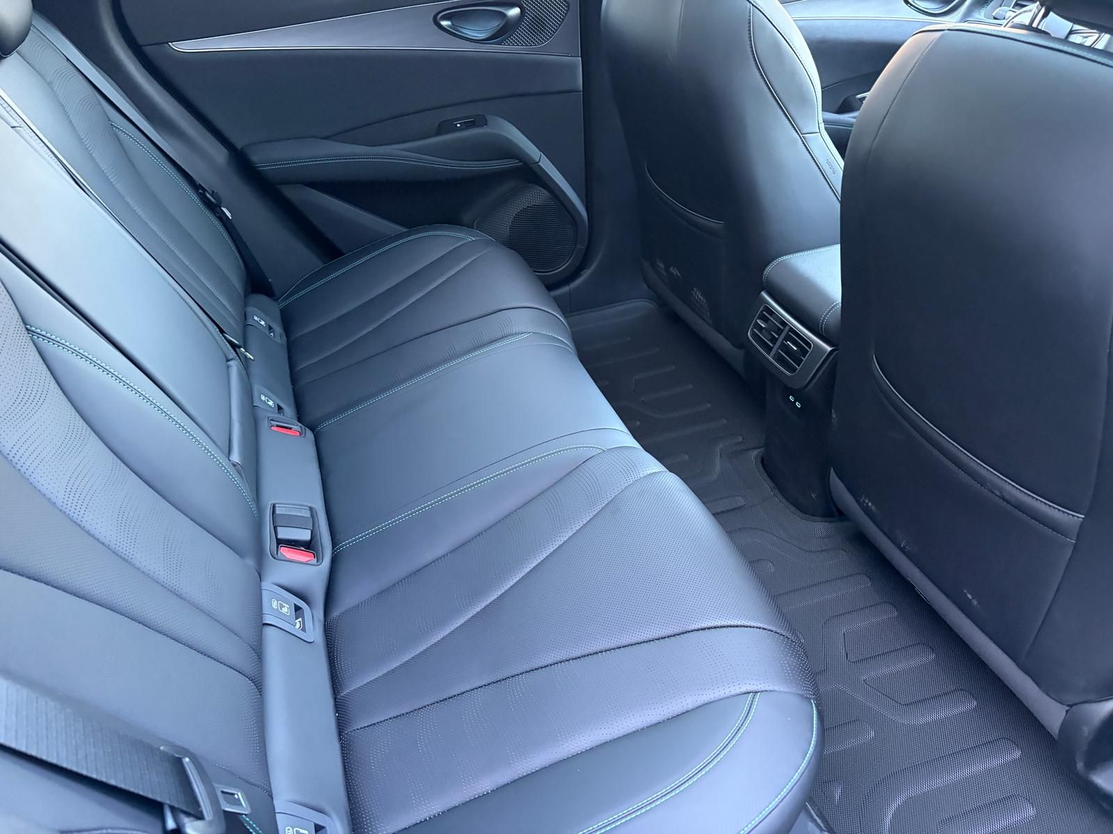 BYD SEAL 6 TOURING 1.5 DM-I COMFORT 19KWH 360° PANO foto 23