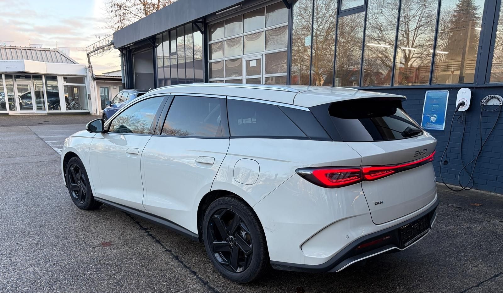 BYD SEAL 6 TOURING 1.5 DM-I COMFORT 19KWH 360° PANO foto 4