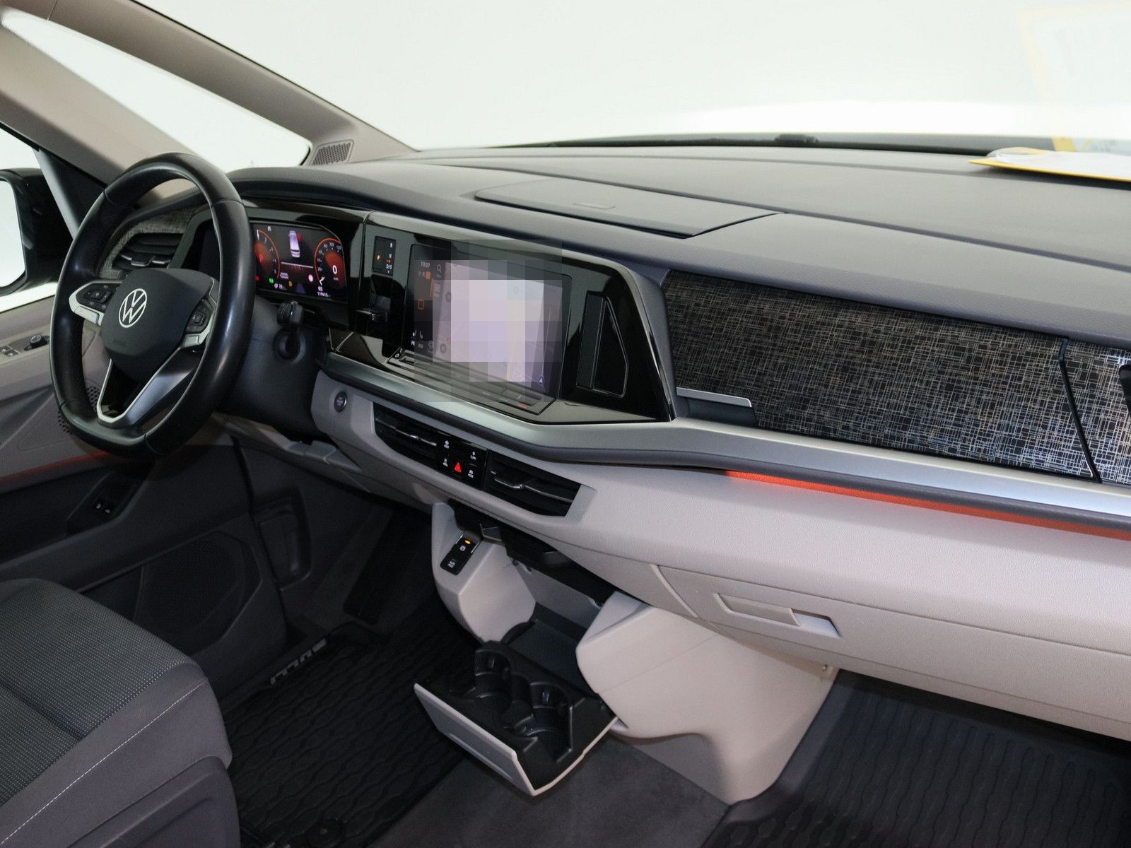 Volkswagen T7 Multivan 1.4 TSI eHybrid Energetic AHK PANO foto 9