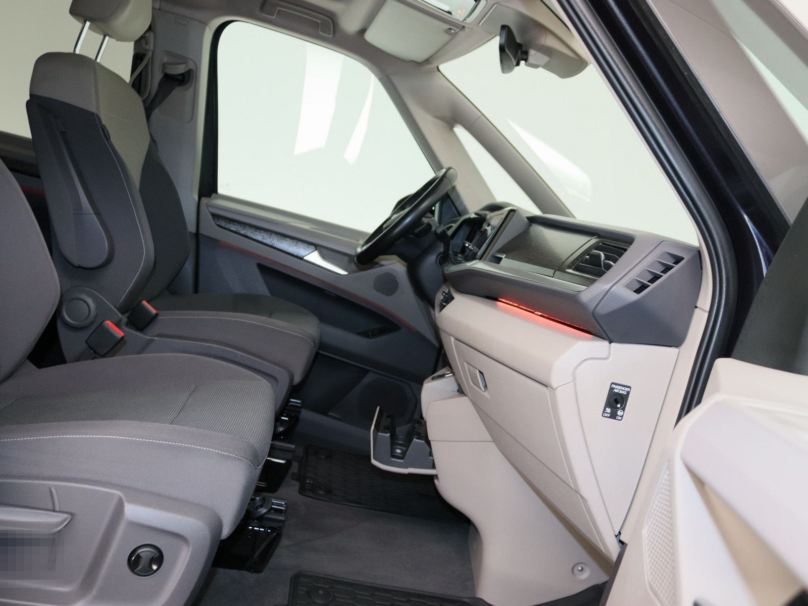 Volkswagen T7 Multivan 1.4 TSI eHybrid Energetic AHK PANO foto 10