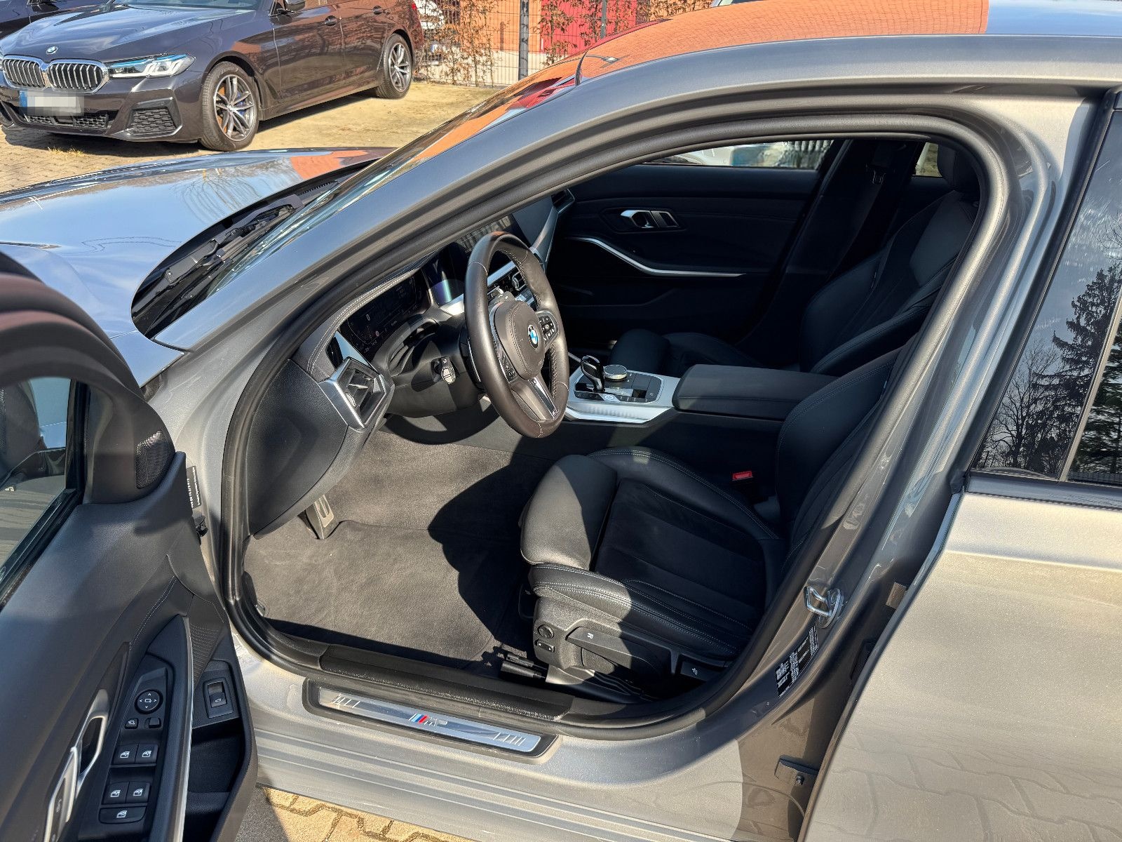 BMW 330 i M Sport*Kamera*Lenkradheizung*HIFI*AHK foto 11