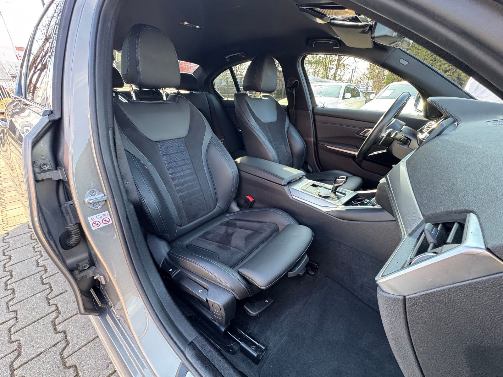 BMW 330 i M Sport*Kamera*Lenkradheizung*HIFI*AHK foto 14