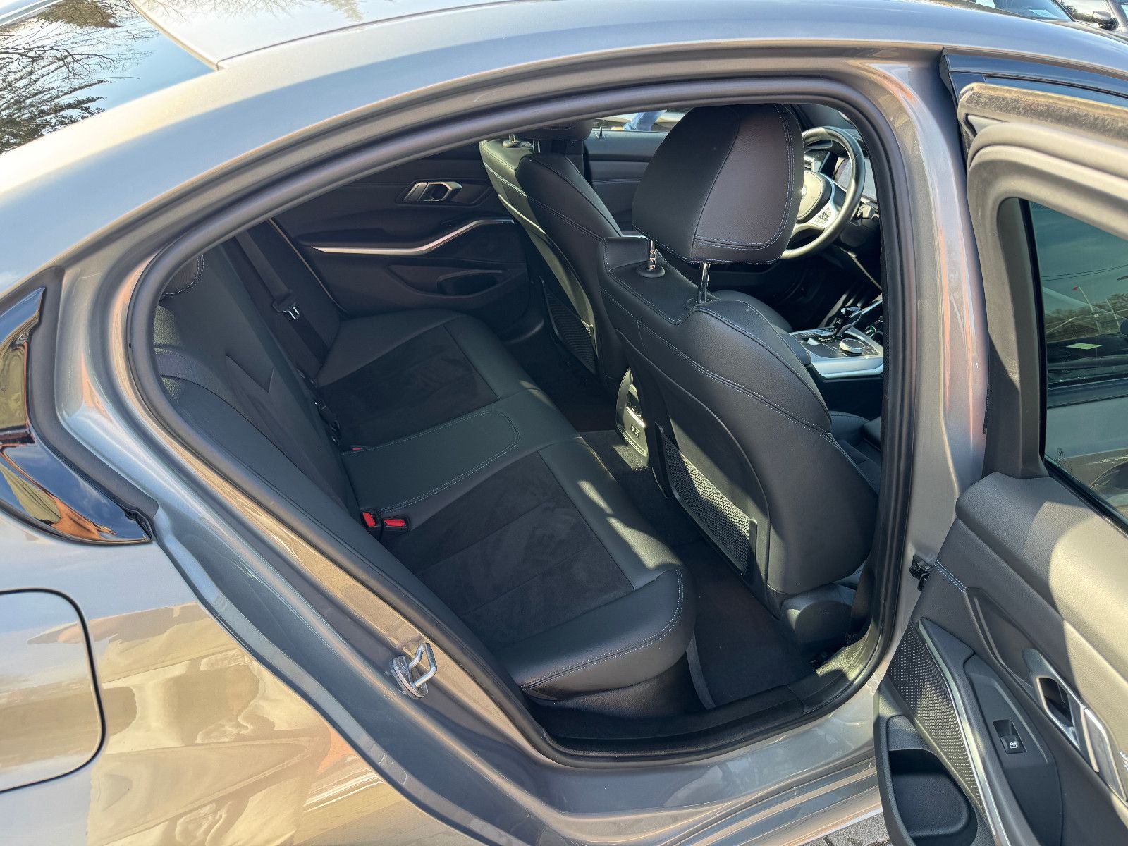 BMW 330 i M Sport*Kamera*Lenkradheizung*HIFI*AHK foto 15