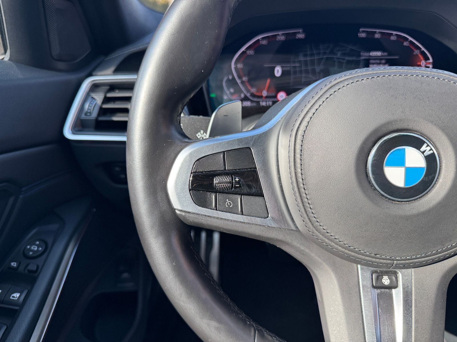 BMW 330 i M Sport*Kamera*Lenkradheizung*HIFI*AHK foto 22