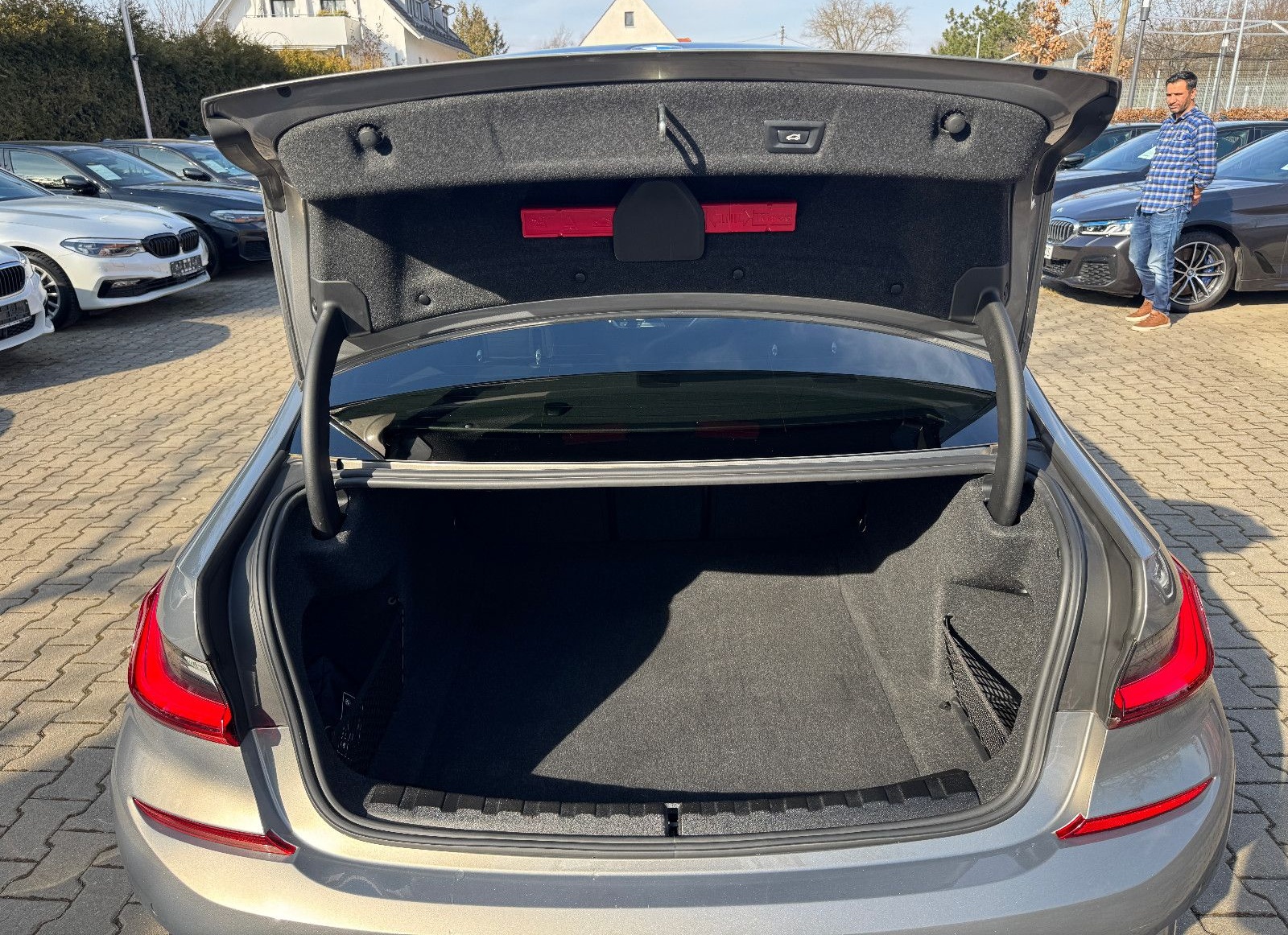 BMW 330 i M Sport*Kamera*Lenkradheizung*HIFI*AHK foto 8