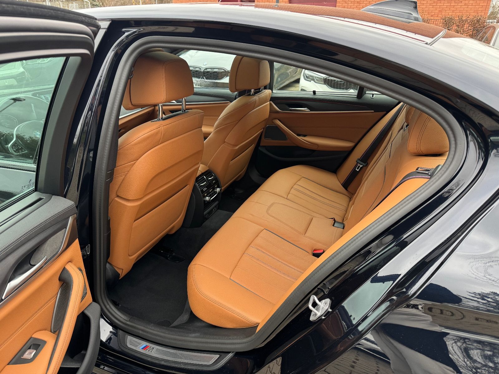 BMW 530d A M-Sport*Massage*Laser*Memory*HuD*Glasdach foto 18