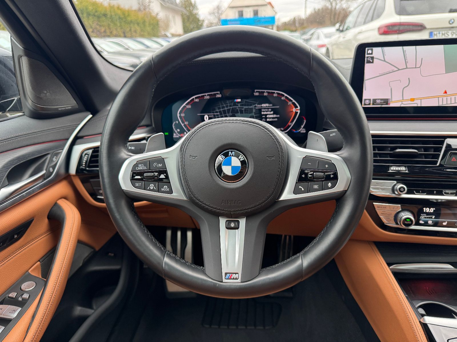 BMW 530d A M-Sport*Massage*Laser*Memory*HuD*Glasdach foto 21